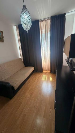 Apartament cu 3 camere decomandat în Republicii