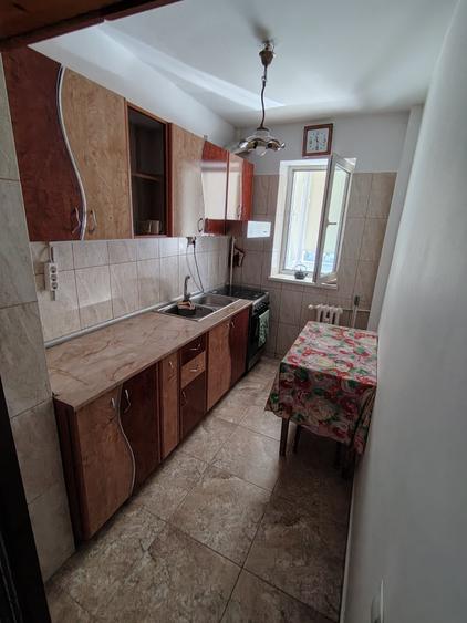 Apartament cu 2 camere semidecomandat în Dristor