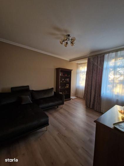 Proprietar apartament 3 camere, 80 mp, etaj 2/2 strada Republicii - 19