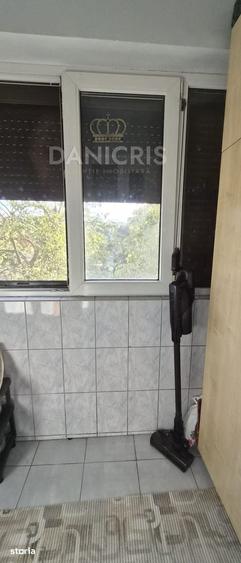 Apartament cu 3 camere semidecomandat în ICIL
