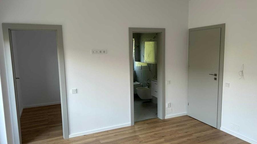 Casă cu 4 camere în Florești
