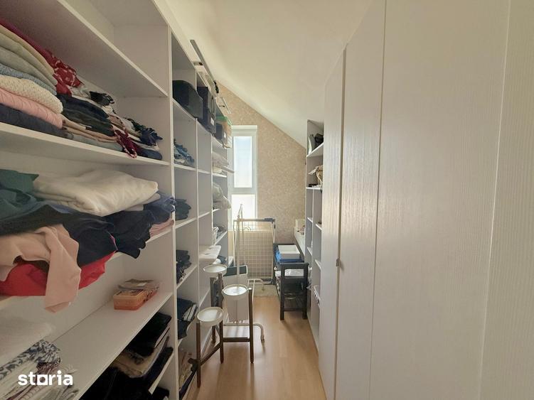 Casă cu 5 camere cu Teren 300 Mp în Central