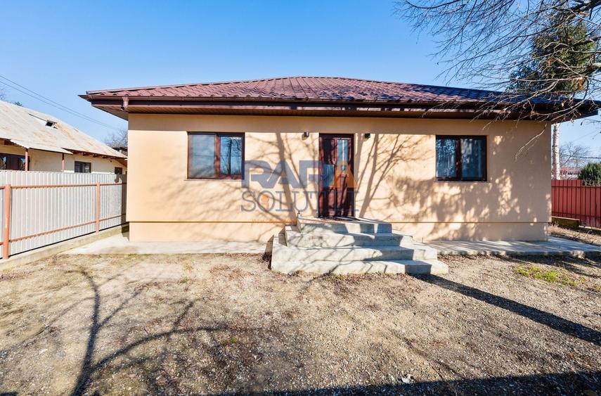 Casă individuală cu 3 camere cu Canalizare în Secuieni