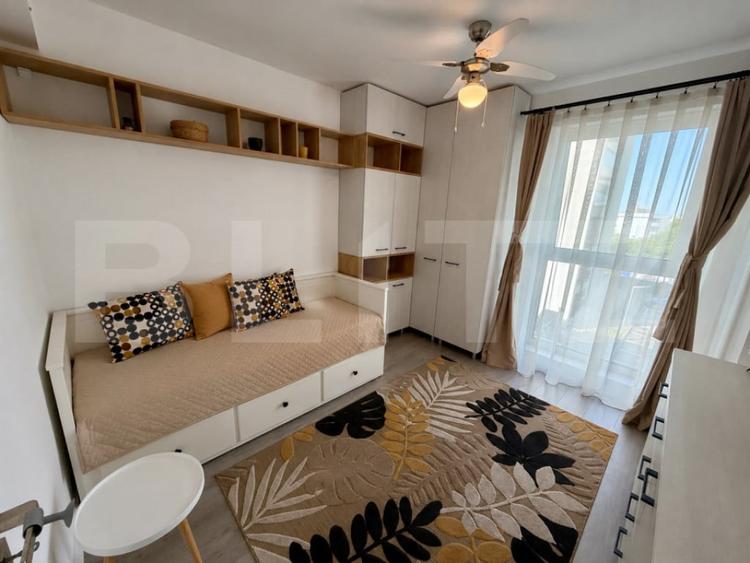 Apartament cu 3 camere decomandat în Calea București