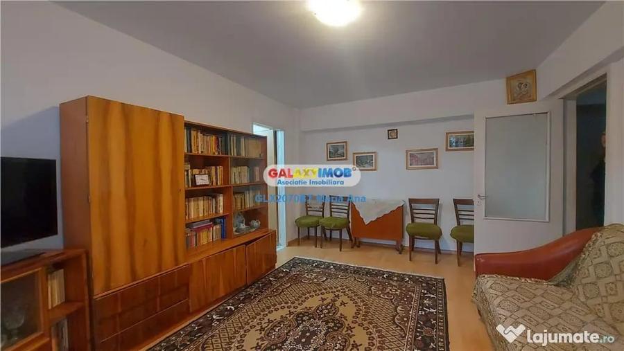 Apartament cu 3 camere semidecomandat în Central