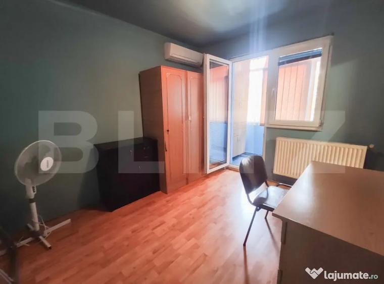 Apartament cu 3 camere semidecomandat în Micro 15