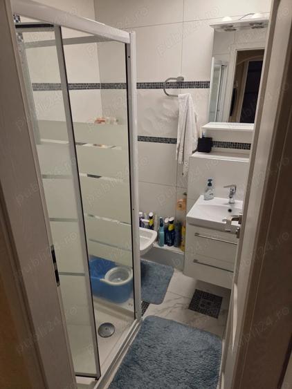 Apartament cu 3 camere decomandat în Lipovei