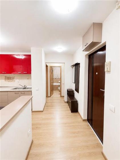 Apartament cu 2 camere decomandat în Tractorul