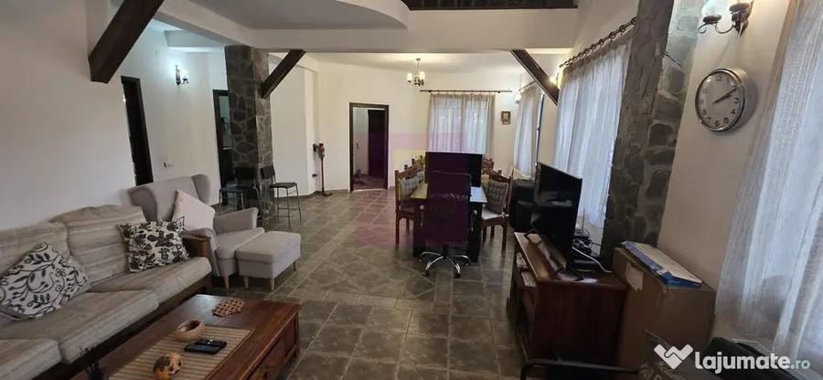 Casă cu 5 camere cu Teren 500 Mp în Central
