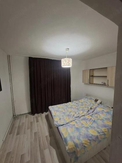 Apartament cu 3 camere decomandat în Dâmbu Pietros