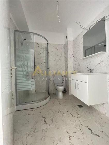 Apartament cu 2 camere decomandat în Apărătorii Patriei
