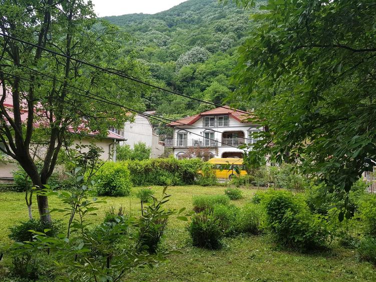 Casă cu 4 camere în Exterior Vest