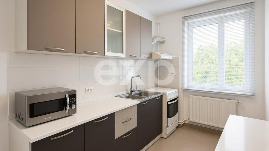 Apartament cu 3 camere decomandat în Medicină