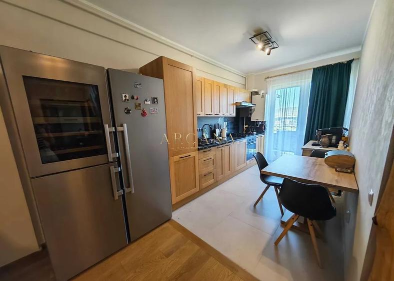 Apartament cu 3 camere decomandat, mobilat în Florești