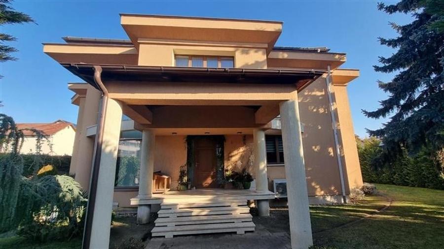 Casa Individuala D+P+E, 1029 mp teren ,situata in cartierul Grigorescu! - 17