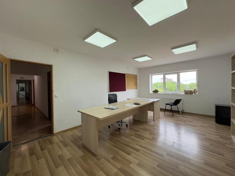 Hala/ showroom de la 300mp la 1796mp, eventual rafturi, zona Vama Iasi - 7