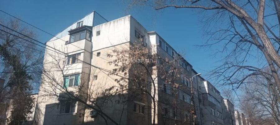 Proprietar vand apartament spatios, decomandat, standard, etaj intermediar, 44900 euro