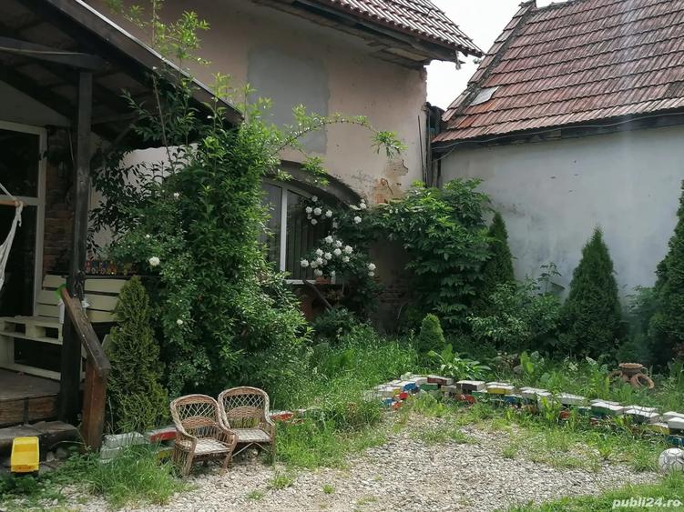 Casa De Vanzare cu parter, mansarda, beci boltit tip crama ?i ?ura amenajata foarte spa?ioasa - 1