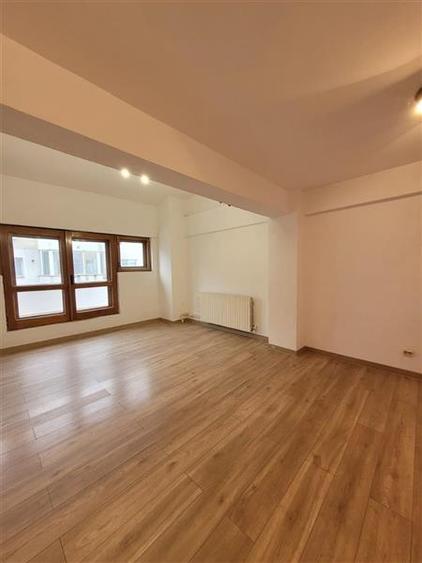 Spatii Comerciale de inchiriat - Intersectie Delfinariu - 1