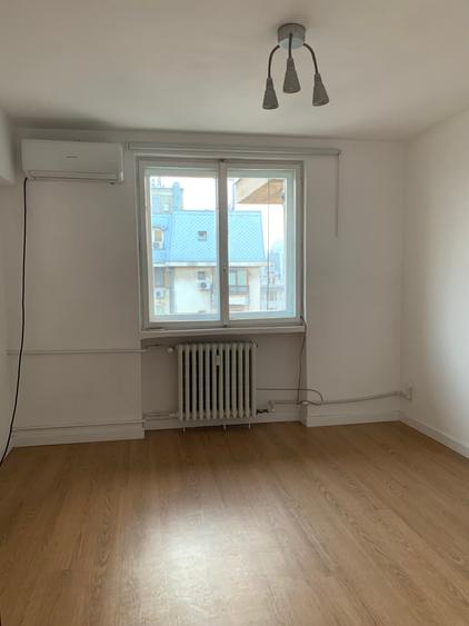 3 camere nemobilate - Calea Victoriei - bloc 1980 - locuinta sau birouri - 2