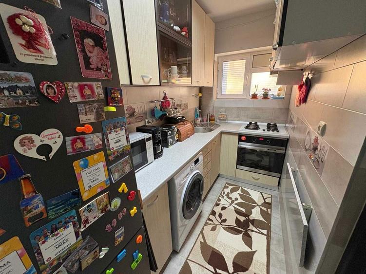 Vand apartament 3 camere decomandat et1 - 1