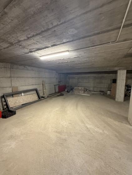 Penthouse - 123 mp utili - 5 camere - 3 bai - 3 parcari - zona Subcetate! - 14