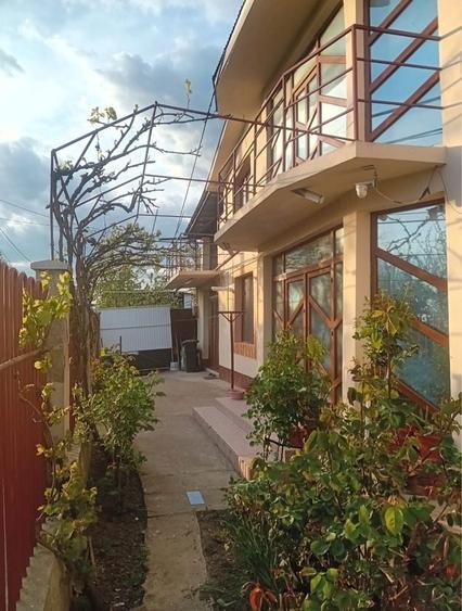 Casa de vanzare P+M cu garaj - 1