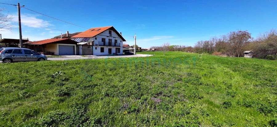 Teren intravilan pentru pensiune , la 2 minute de Strandul Venus, Baile 1 Mai - 5