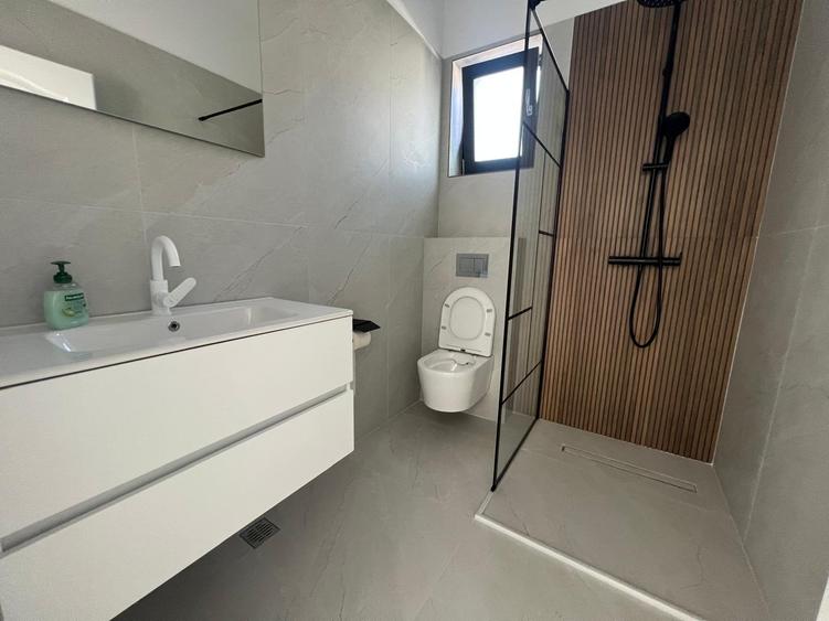 Casa individuala pe parter cu 4 camere // 2 bai // panouri 3 Kw - 8