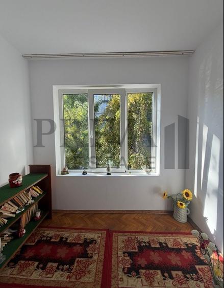 Apartament cu 3 camere decomandat, mobilat în Girocului