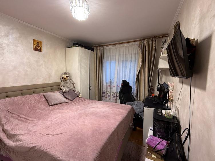 Proprietar - Vand Apartament 3 camere - 3