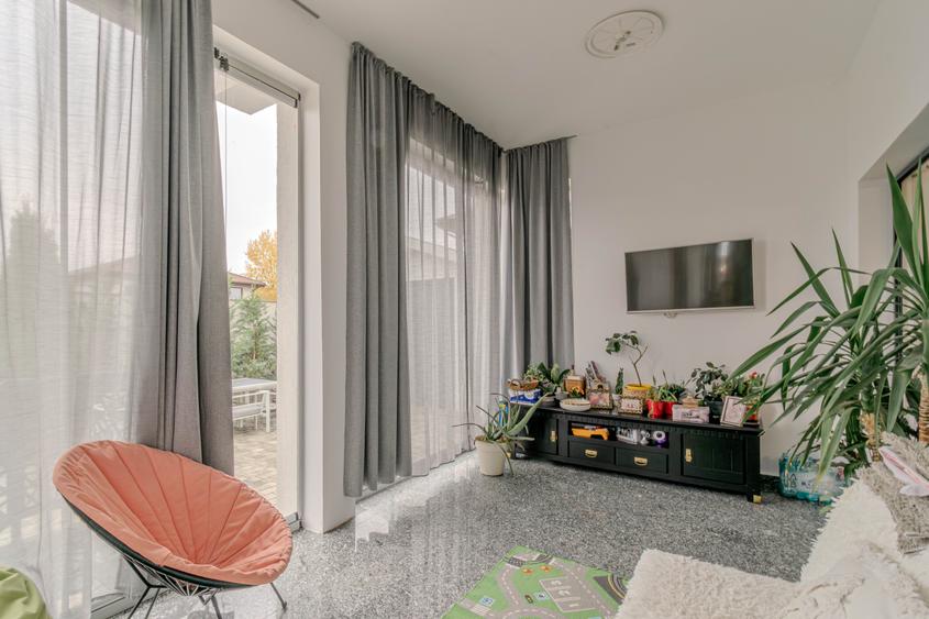 Locuinta construită pentru a fi locuită, nu doar admirată, complet mobilata - 39