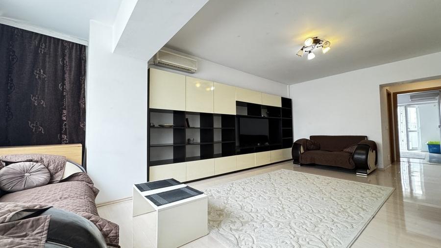 De vanzare 3 camere | Bd. Decebal | Etaj 2/8 | 92 mp | 2 bai - 3