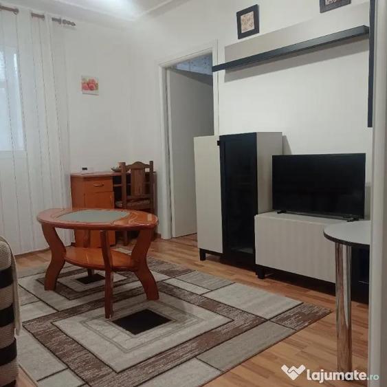 Inchiriez apartamenr 2 camere Podu Ros - 1