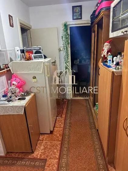 Apartament 2 camere decomandat Etaj 2 Zona Soarelui - 3