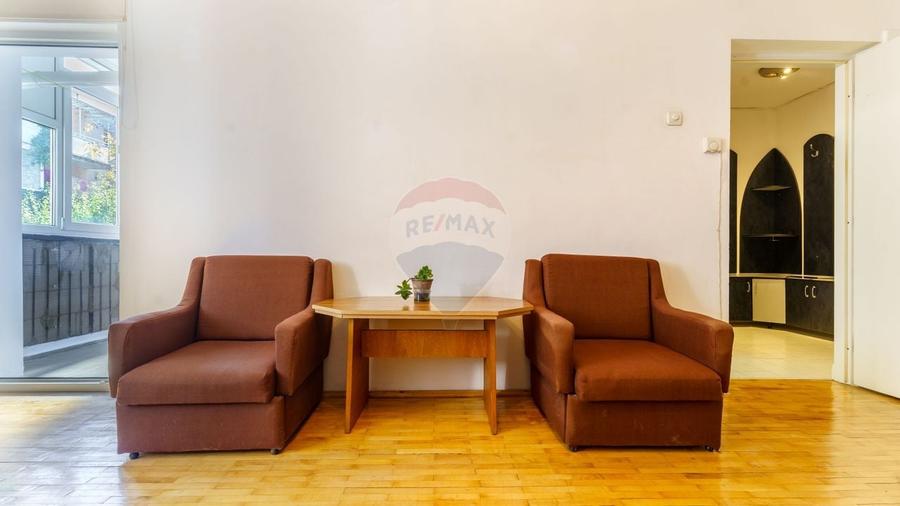 2 cam, decomandat, bloc izolat, balcon, etaj 1,Gruia, comision 0 - 1