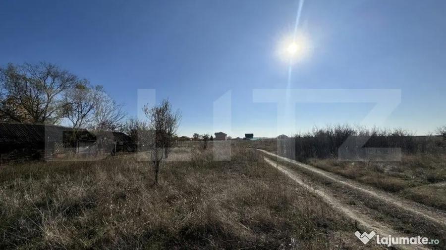 Teren intravilan cu acces la toate utilita?ile, 530 mp, zo - 4