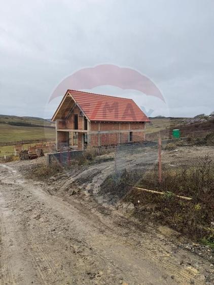 Casa la rosu, 800mp teren,  front 24, Jucu de Sus, comision 0 - 6