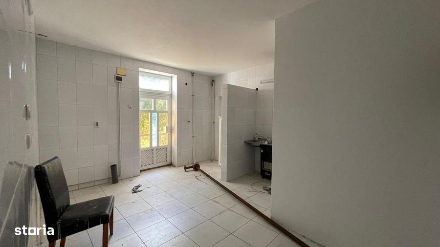 HOTEL DE INCHIRIAT CU 14 CAMERE SI PARCARE BORS E60 - 8