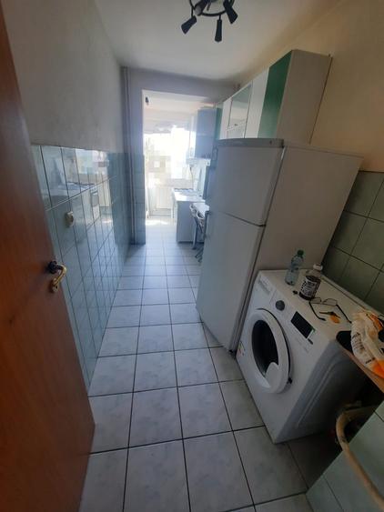 Apartament cu 3 camere, decomandat, etaj 6/10, zona Podu Ros - 5