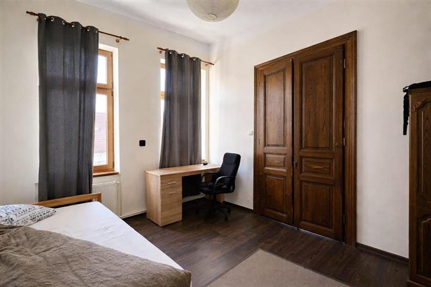 Apartament spatios cu 4 camere in inima orasului, ideal locuinta sau investitie - 13