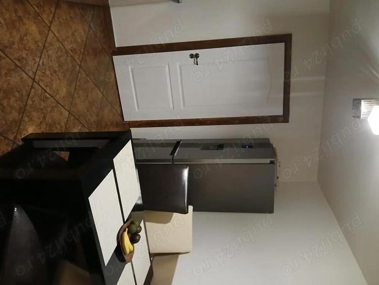 Vand apartament 4 camere,et 1din 4,micro 4,situat langa Parcul Siderurgistului. - 2
