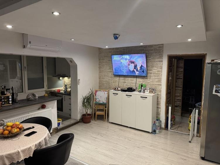 Apartament cu 2 camere semidecomandat în Dâmbovița