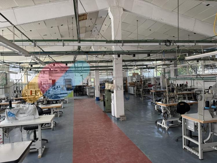 Complex industrial de vanzare – 2 hale productie + cladire birouri + parcare, ac - 10