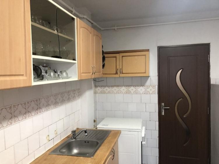 Apartament 3 camere etaj 4 din 5,decomandat,67mp utili,2 bai. - 9
