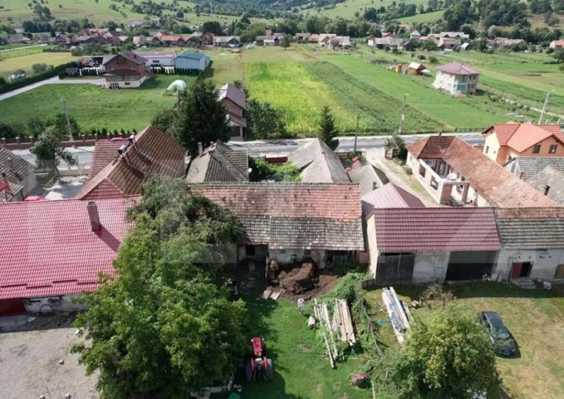 Doua case + anexa, teren 1655mp, Vama Buzaului (Acris) - 6