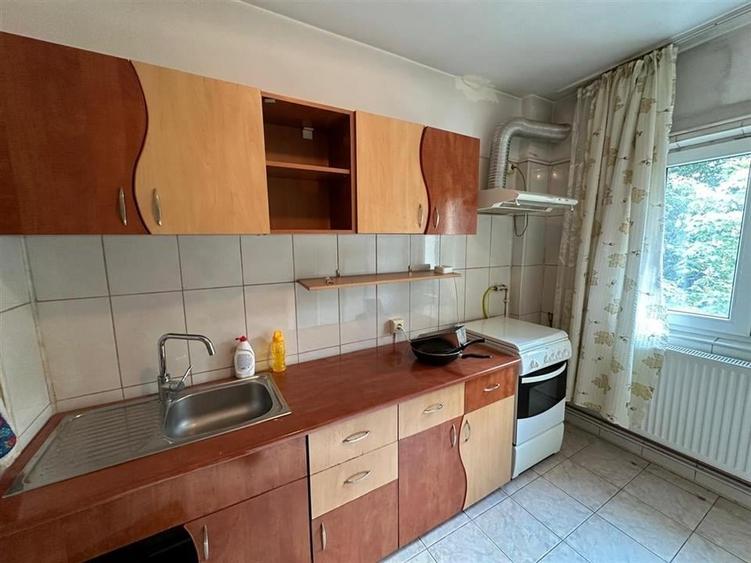 Ocazie! Apartament 3 camere decomandat in zona Malu Rosu - 8
