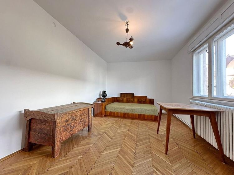 Apartament 4 camere de vânzare, Brașovul Vechi, structura generoasa - 4