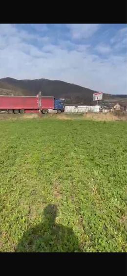 Teren intravilan cu intrare din DN17 - 1