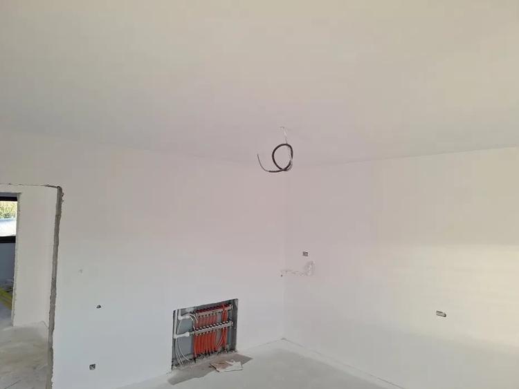 CASA CUMPANA| 105 MP | 390 MP TEREN | TOATE UTILITATILE| - 8